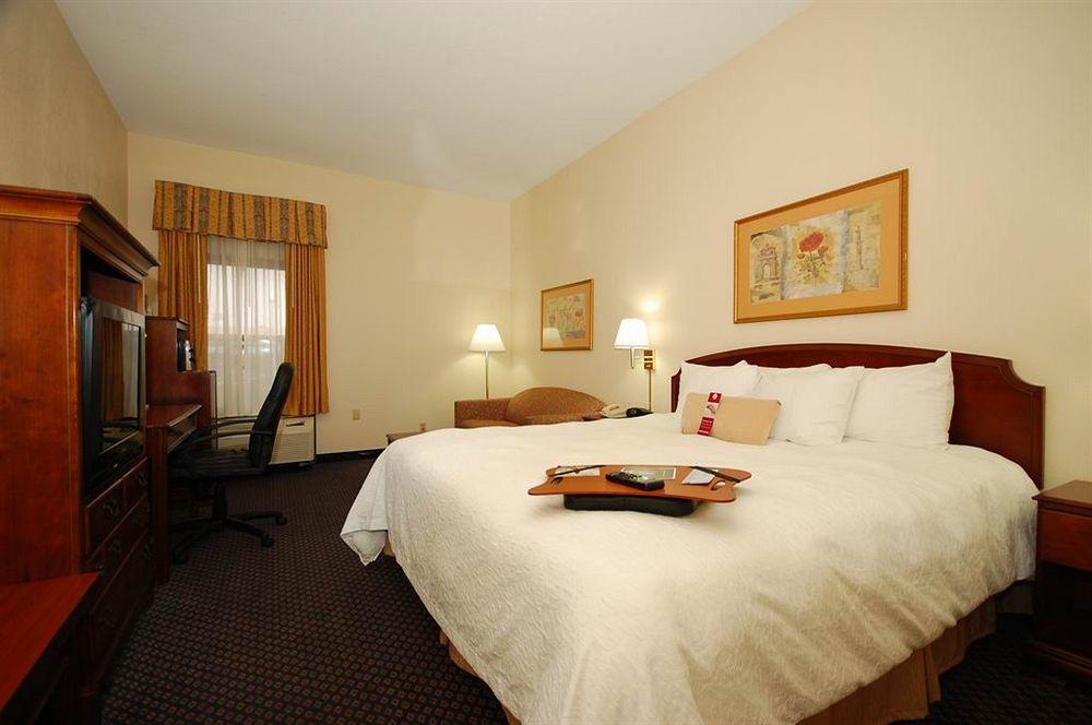 Hampton Inn Petersburg-Fort Gregg Adams Εξωτερικό φωτογραφία